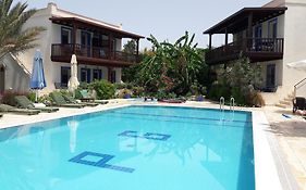 Paradise Garden Gumusluk Evleri